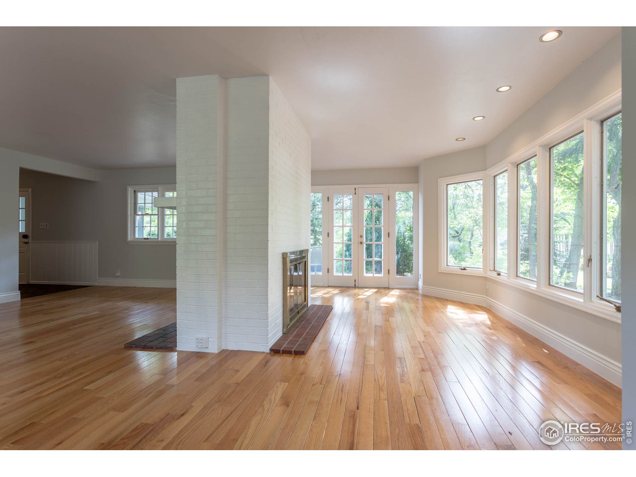 777 Willowbrook Road Boulder, CO 80302 - Photo 10 of 32 Office area with french doors out to front patio
