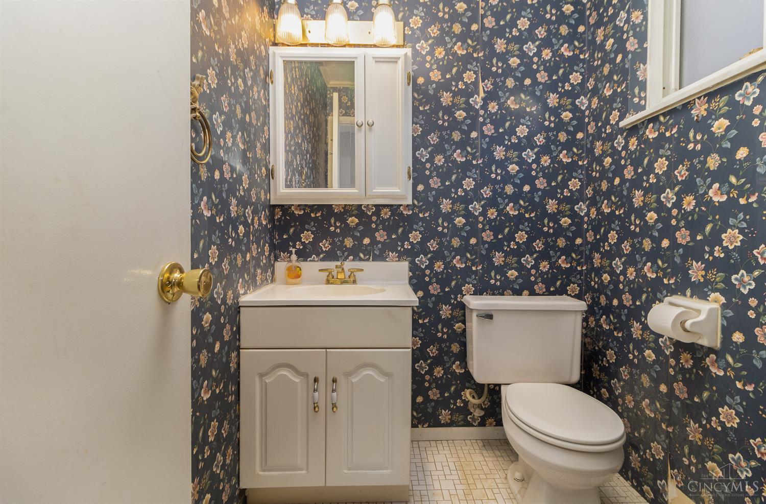 1529 8 Mile Road Cincinnati, OH 45255 - Photo 17 of 39 Gallery Image 17