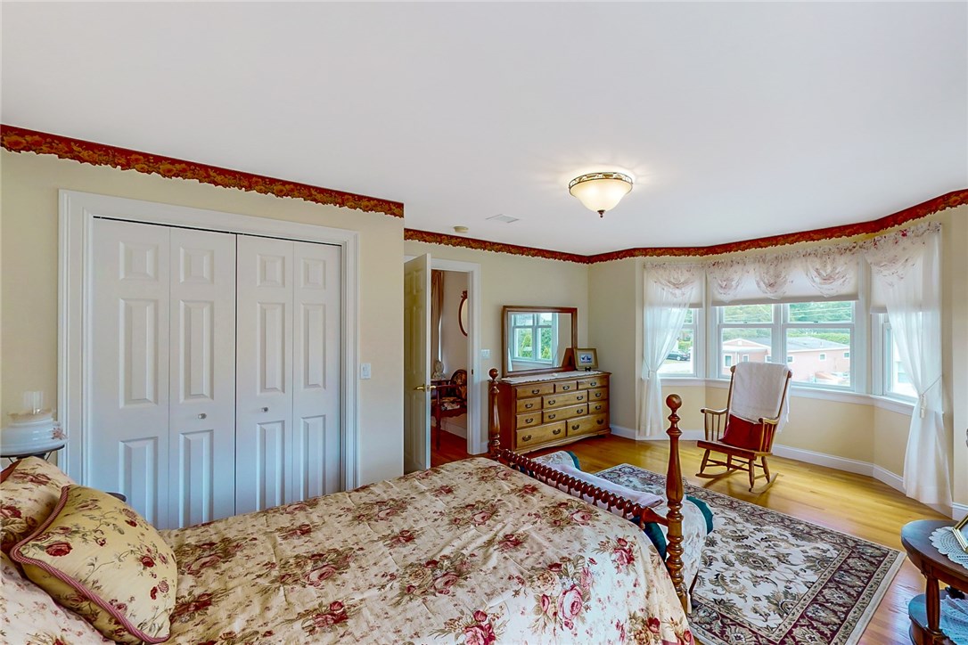 10 Camden Road Narragansett, RI 02882 - Photo 11 of 26 Gallery Image 11