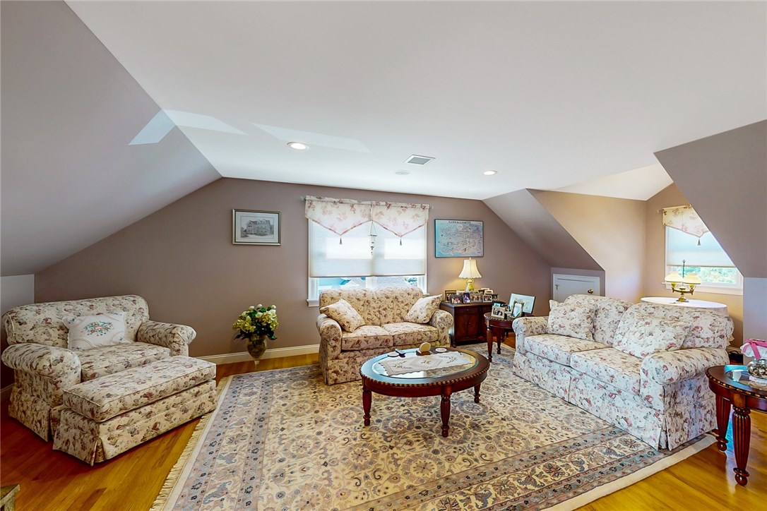 10 Camden Road Narragansett, RI 02882 - Photo 20 of 26 Gallery Image 20