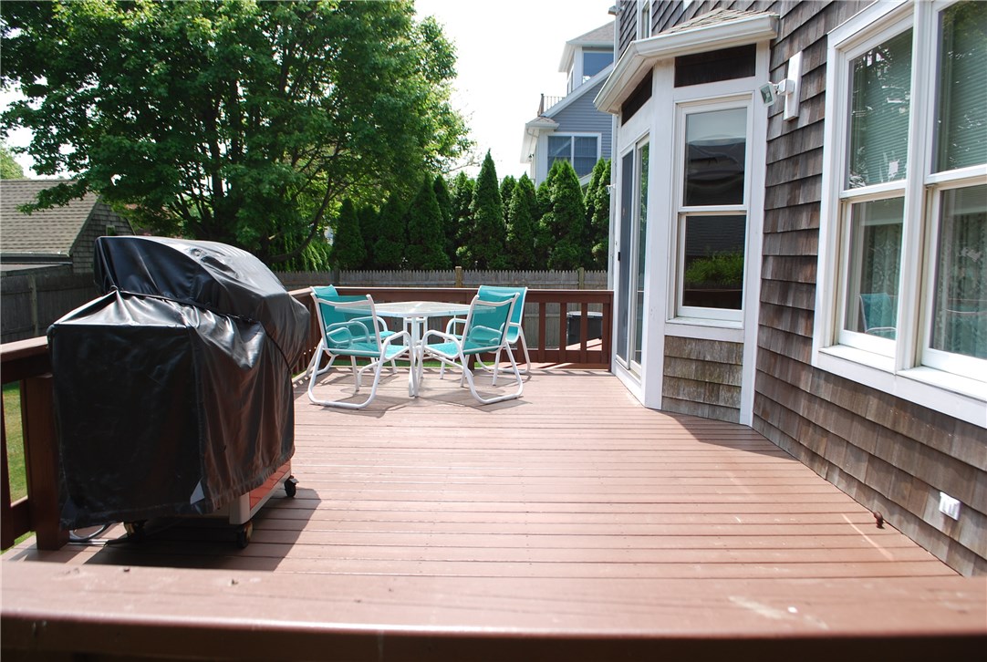 10 Camden Road Narragansett, RI 02882 - Photo 5 of 26 Gallery Image 5