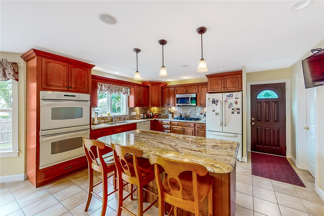 10 Camden Road Narragansett, RI 02882 - Photo 6 of 26 Gallery Image 6
