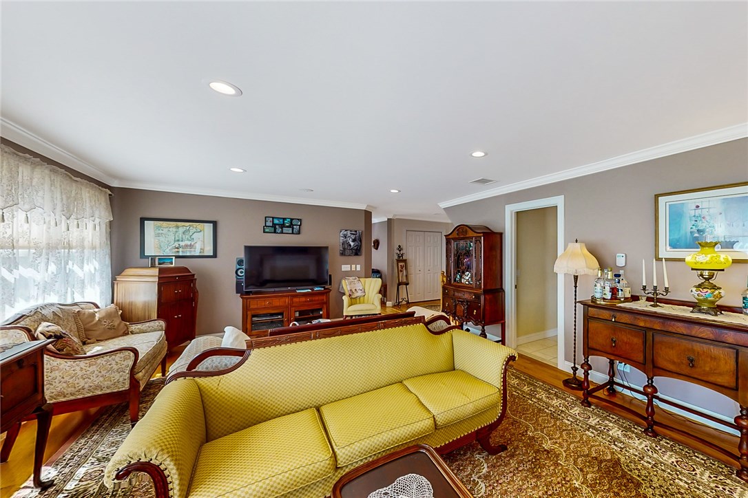 10 Camden Road Narragansett, RI 02882 - Photo 10 of 26 Gallery Image 10
