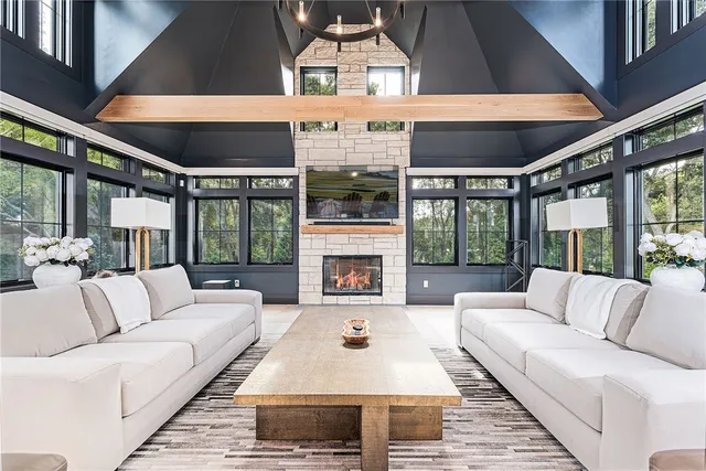 $2,500,000 | 33 Stuart Street, Westerly, RI 02891