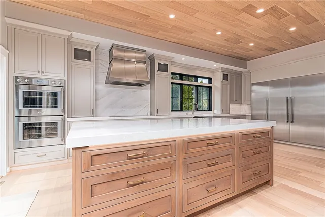 $2,500,000 | 33 Stuart Street, Westerly, RI 02891