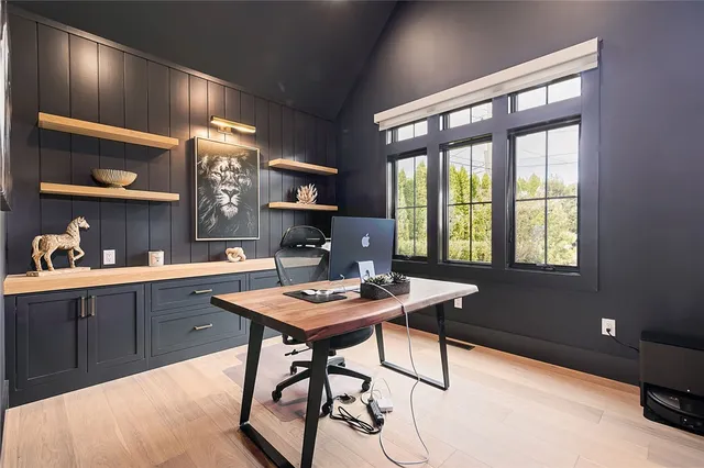 $2,500,000 | 33 Stuart Street, Westerly, RI 02891