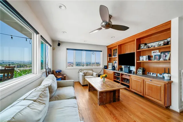 $2,199,000 | 3126 Russell Street, San Diego, CA 92106