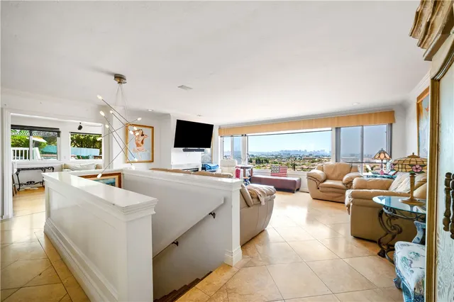 $2,199,000 | 3126 Russell Street, San Diego, CA 92106