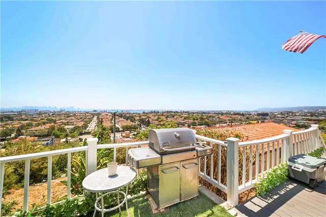 $2,199,000 | 3126 Russell Street, San Diego, CA 92106