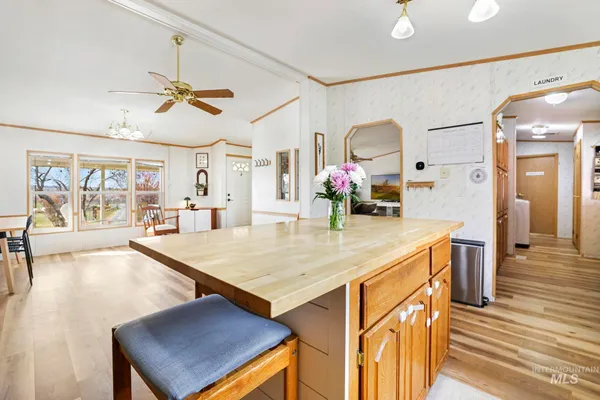 $460,000 | 4424 North 1325 East, Buhl, ID 83316