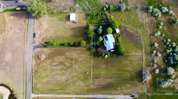 $460,000 | 4424 North 1325 East, Buhl, ID 83316