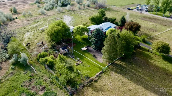 $460,000 | 4424 North 1325 East, Buhl, ID 83316