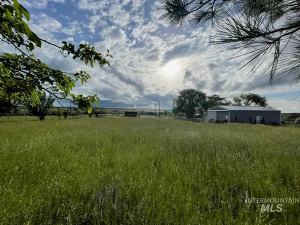 $460,000 | 4424 North 1325 East, Buhl, ID 83316