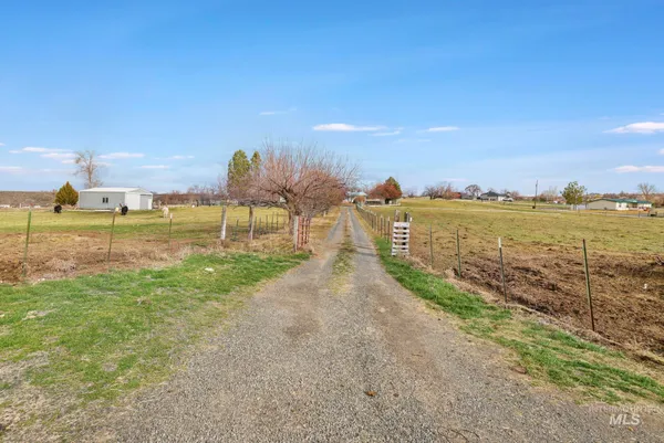$460,000 | 4424 North 1325 East, Buhl, ID 83316