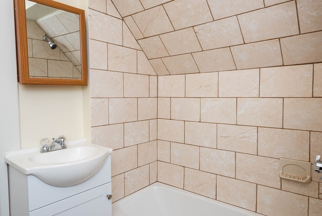 42 Rockingham Street Lynn, MA 01902 - Photo 14 of 21 Gallery Image 14