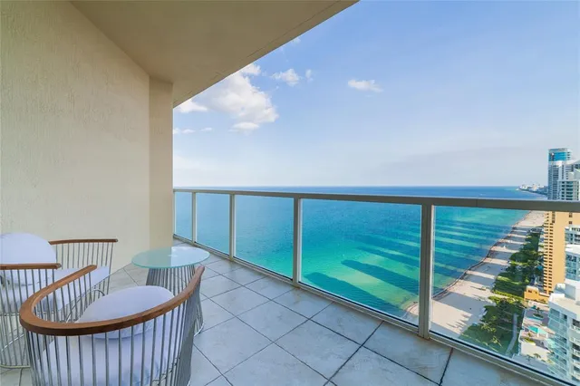 $5,200 | 16699 Collins Avenue, Unit 4201, Sunny Isles Beach, FL 33160