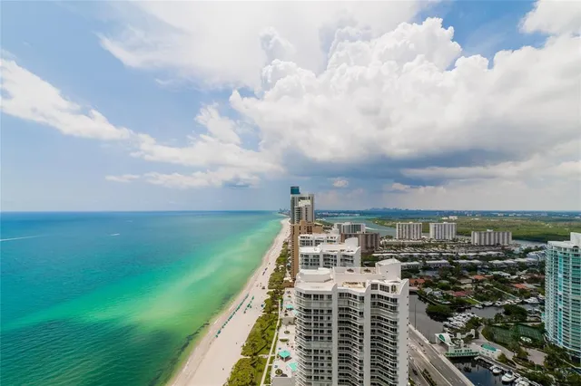 $5,200 | 16699 Collins Avenue, Unit 4201, Sunny Isles Beach, FL 33160