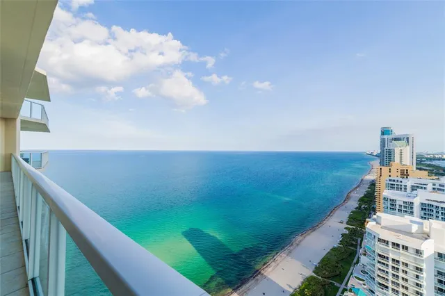 $5,200 | 16699 Collins Avenue, Unit 4201, Sunny Isles Beach, FL 33160