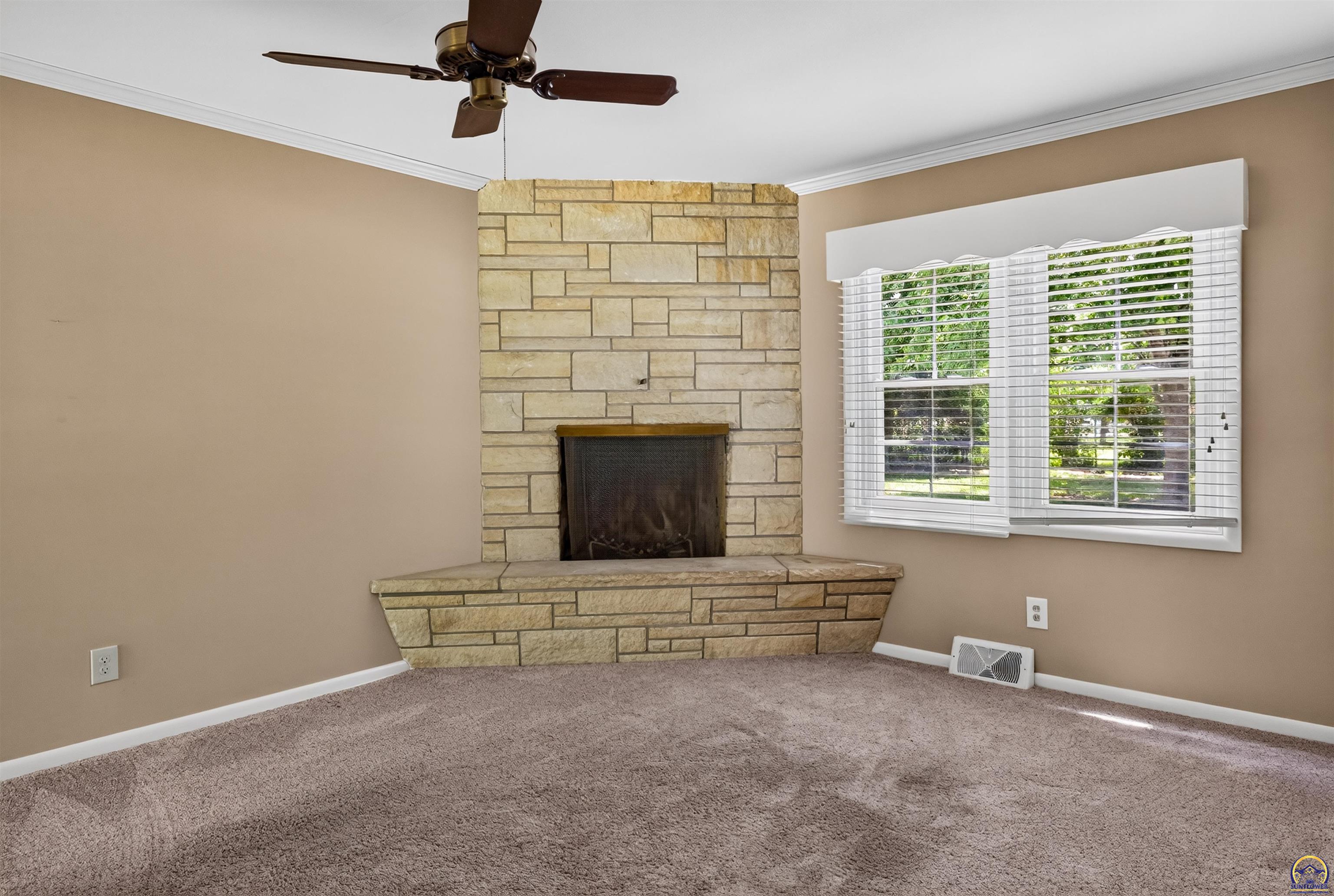 5429 Southwest 19th Street Topeka, KS 66604 - Photo 11 of 27