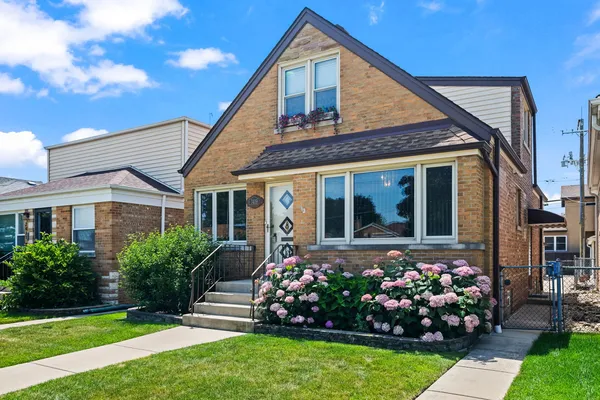 $525,000 | 7419 West Howard Street, Chicago, IL 60631