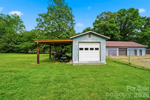 $259,900 | 3526 16th Street Northeast, Hickory, NC 28601