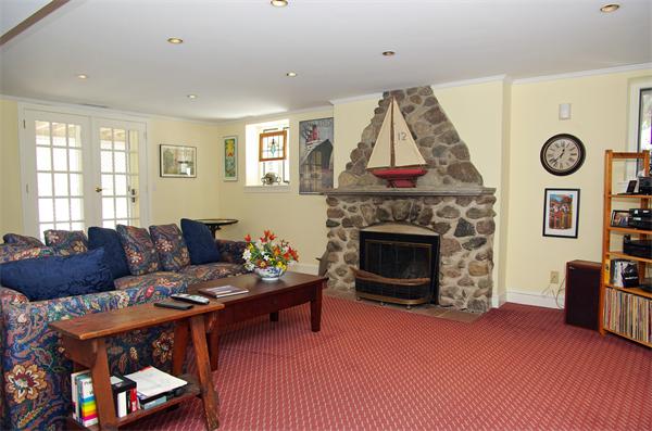 24 Cleveland Road Brookline, MA 02445 - Photo 22 of 27