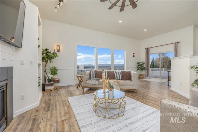 $1,000,000 | 13228 Cresent Drive, Nampa, ID 83686