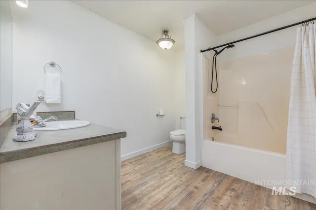 $1,000,000 | 13228 Cresent Drive, Nampa, ID 83686