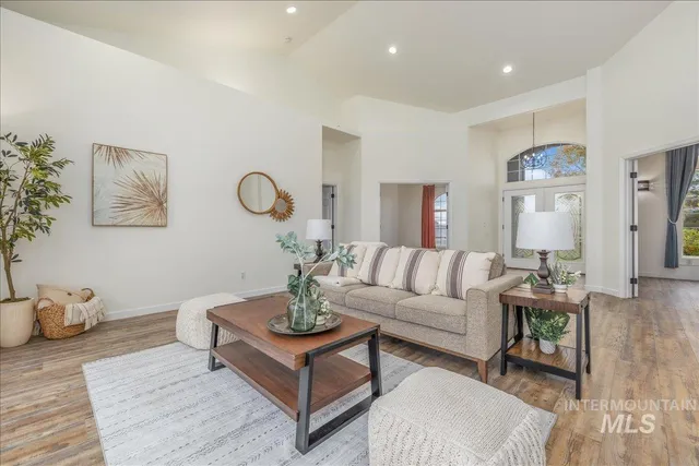 $1,000,000 | 13228 Cresent Drive, Nampa, ID 83686