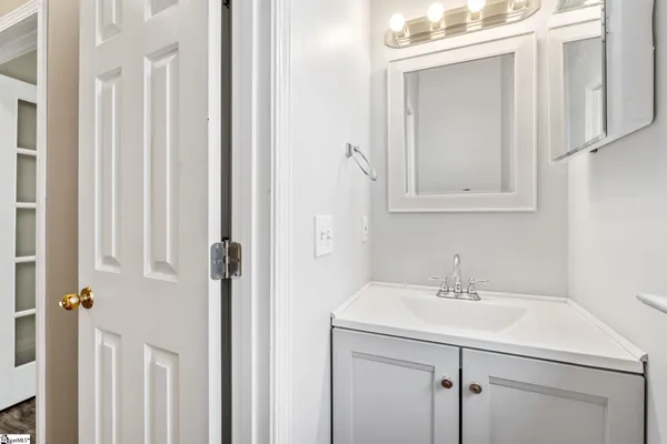 $375,000 | 2 Innisbrook Lane, Simpsonville, SC 29681
