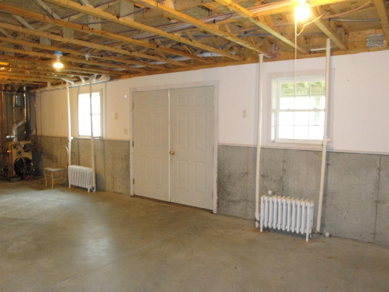327 Stage Road Nottingham, NH 03290 - Photo 13 of 20