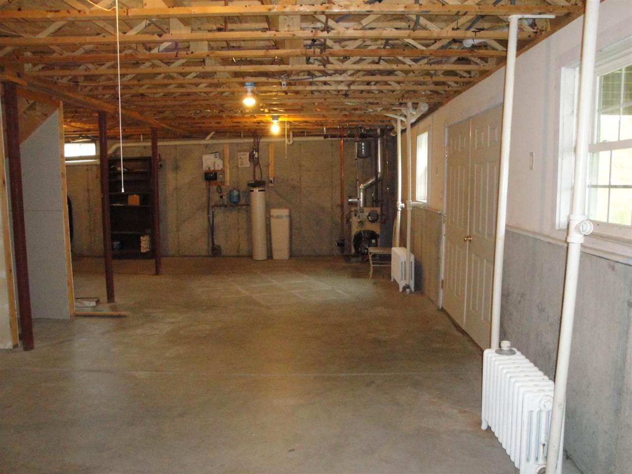327 Stage Road Nottingham, NH 03290 - Photo 14 of 20