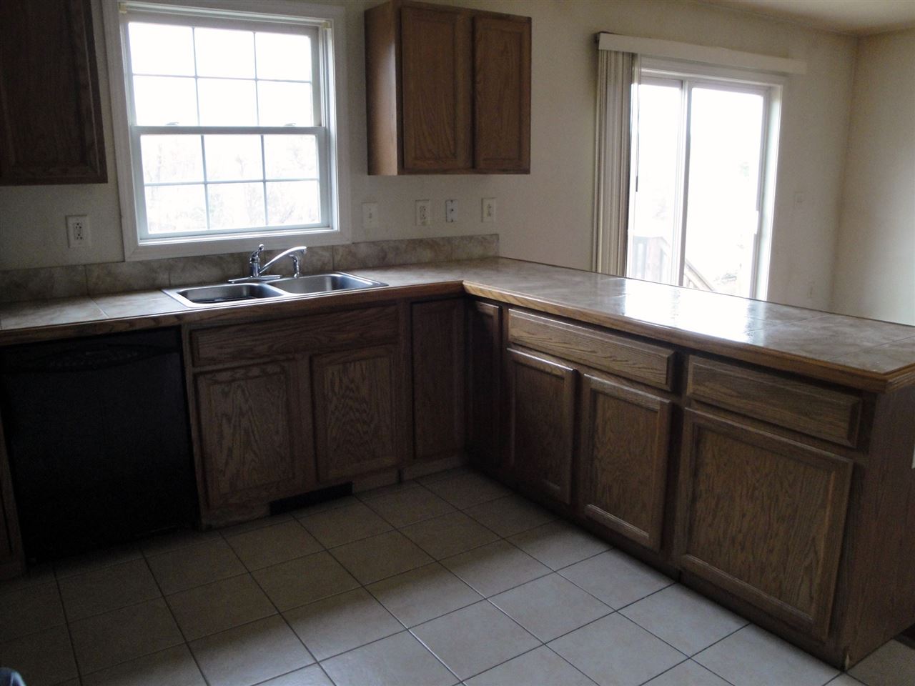 327 Stage Road Nottingham, NH 03290 - Photo 3 of 20