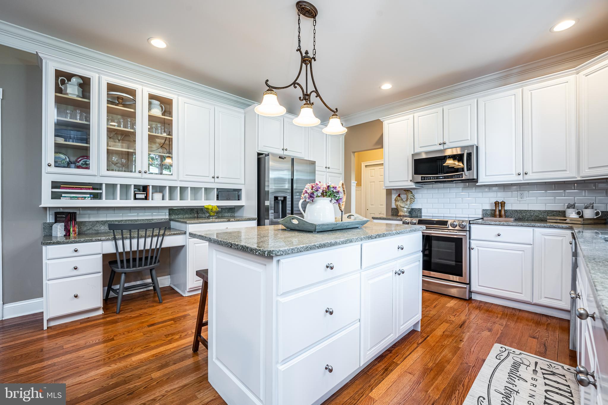 4895 Gloucester Drive Doylestown, PA 18902 - Photo 20 of 71 Updated Kitchen