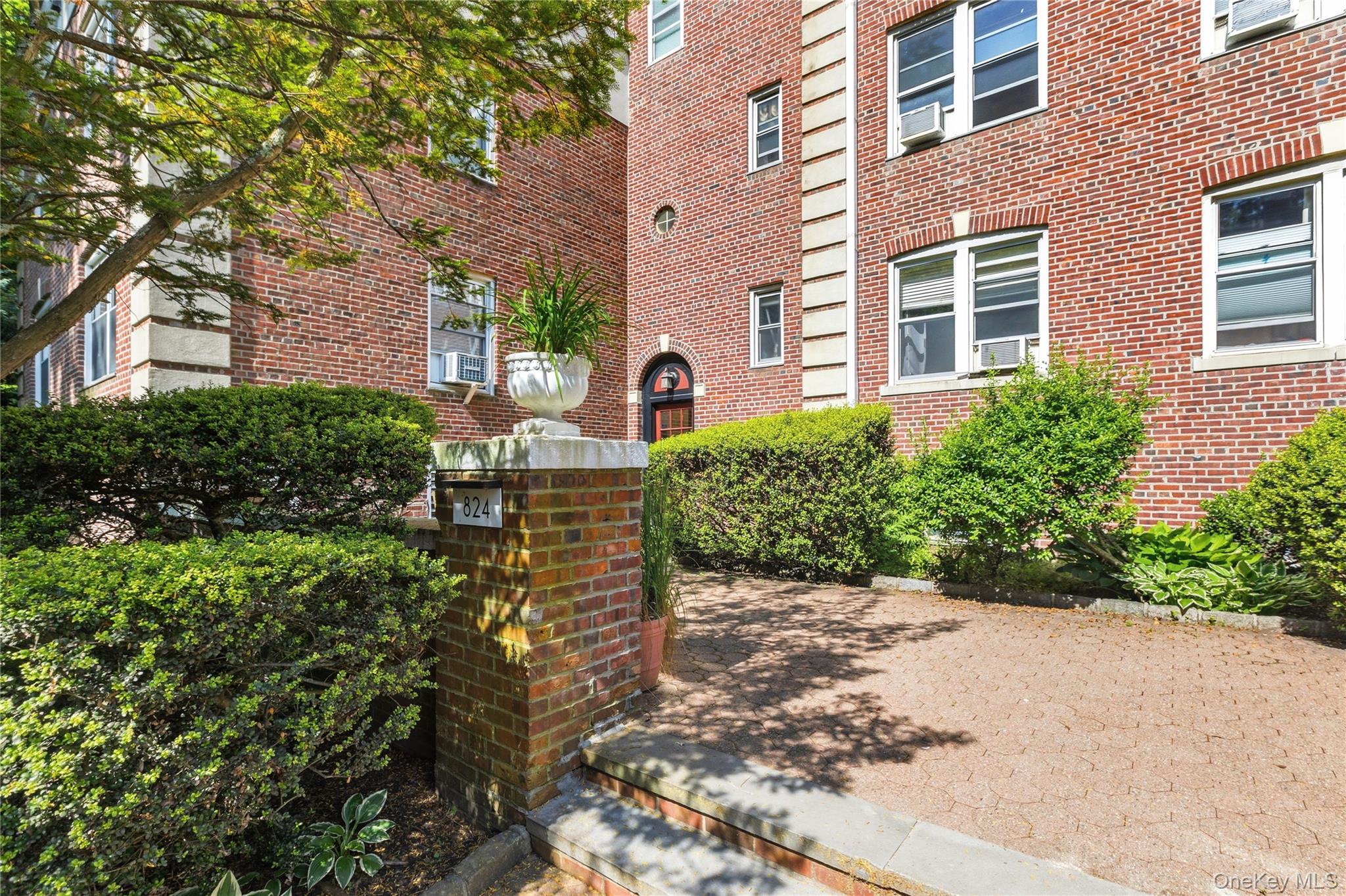 824 Palmer Road, Unit 2D Bronxville, NY 10708 - Photo 20 of 21