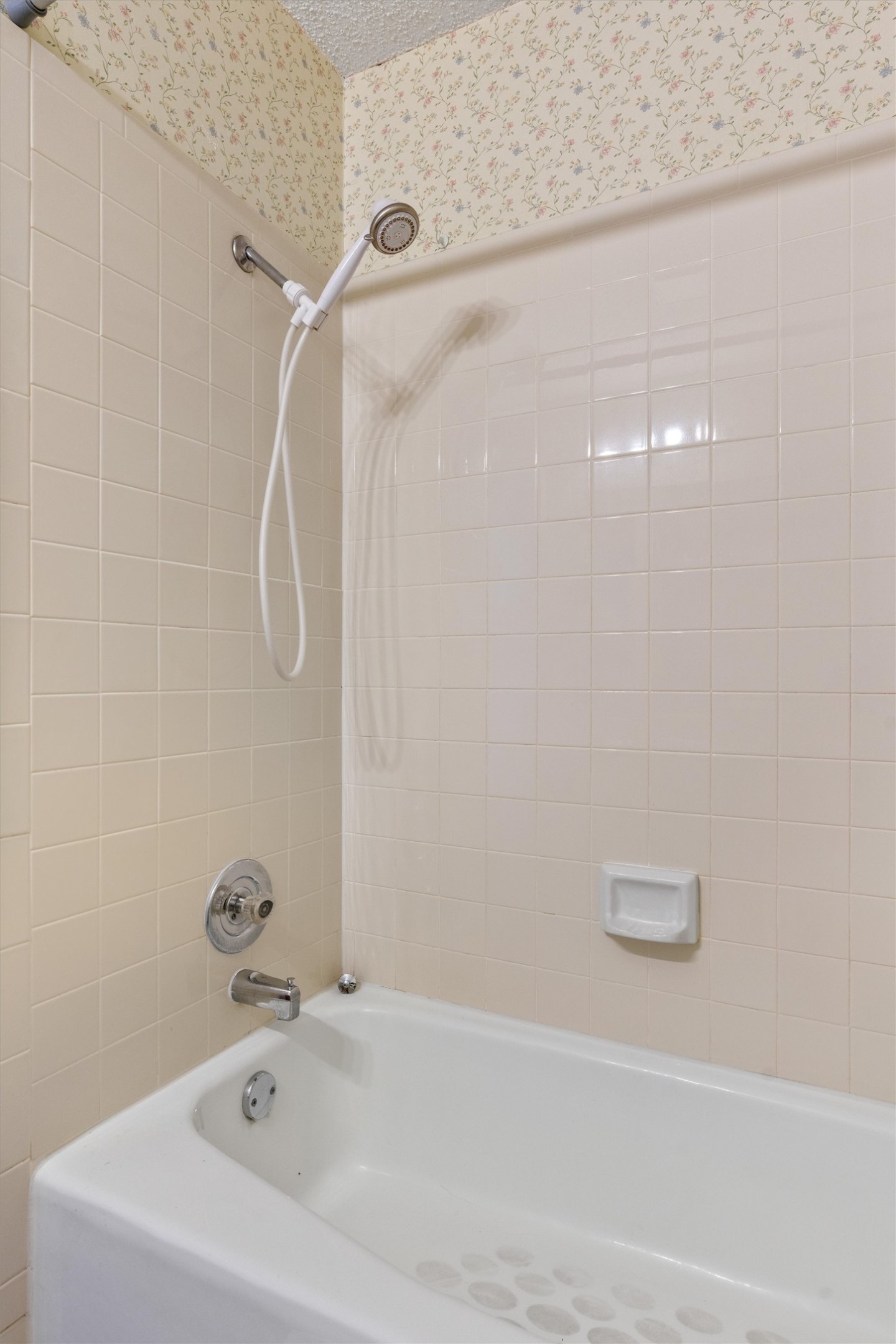 12314 Furrow Cove, Unit A Austin, TX 78753 - Photo 14 of 23 Bathroom featuring shower combination