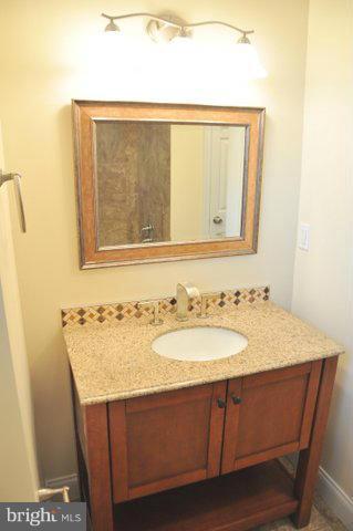 6935 Fieldcrest Road Baltimore, MD 21215 - Photo 14 of 15 Bath