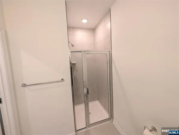 $4,100 | 400 Willow Street, Unit 409, Kearny, NJ 07032