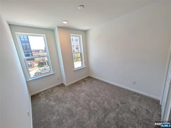 $4,100 | 400 Willow Street, Unit 409, Kearny, NJ 07032