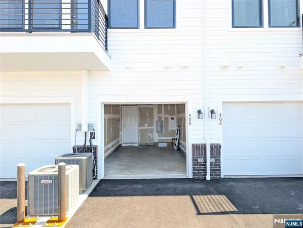 $4,100 | 400 Willow Street, Unit 409, Kearny, NJ 07032