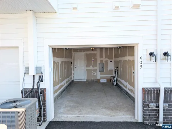 $4,100 | 400 Willow Street, Unit 409, Kearny, NJ 07032