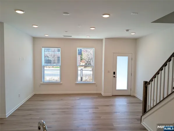 $4,100 | 400 Willow Street, Unit 409, Kearny, NJ 07032