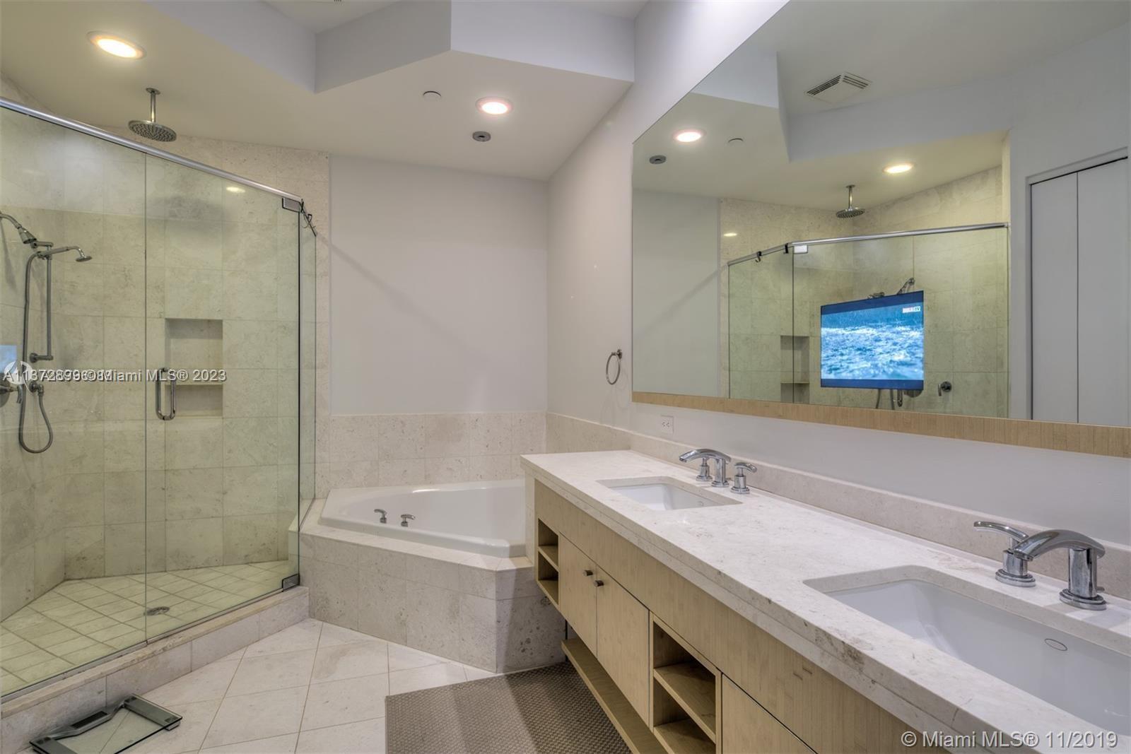 900 Brickell Key Boulevard, Unit 2805 Miami, FL 33131 - Photo 23 of 47