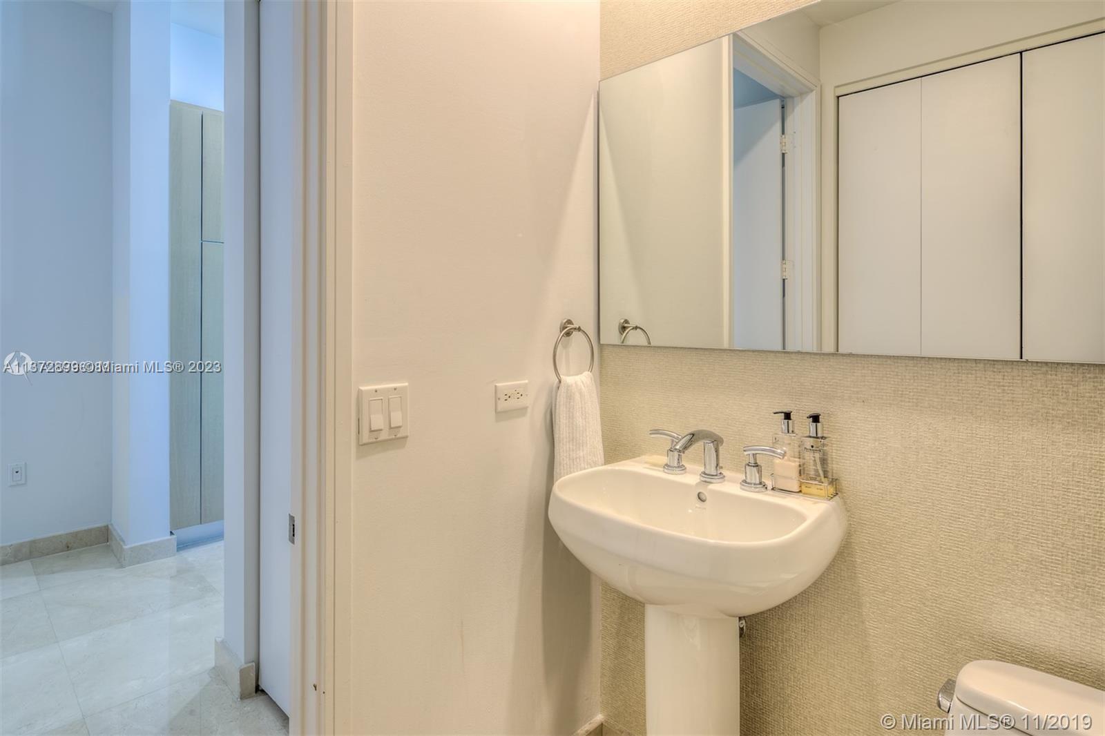 900 Brickell Key Boulevard, Unit 2805 Miami, FL 33131 - Photo 25 of 47
