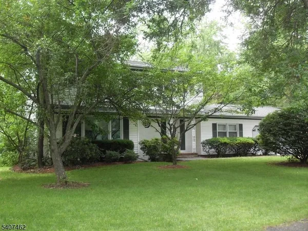 $4,250 | 5 Twin Oaks Road, Parsippany, NJ 07054