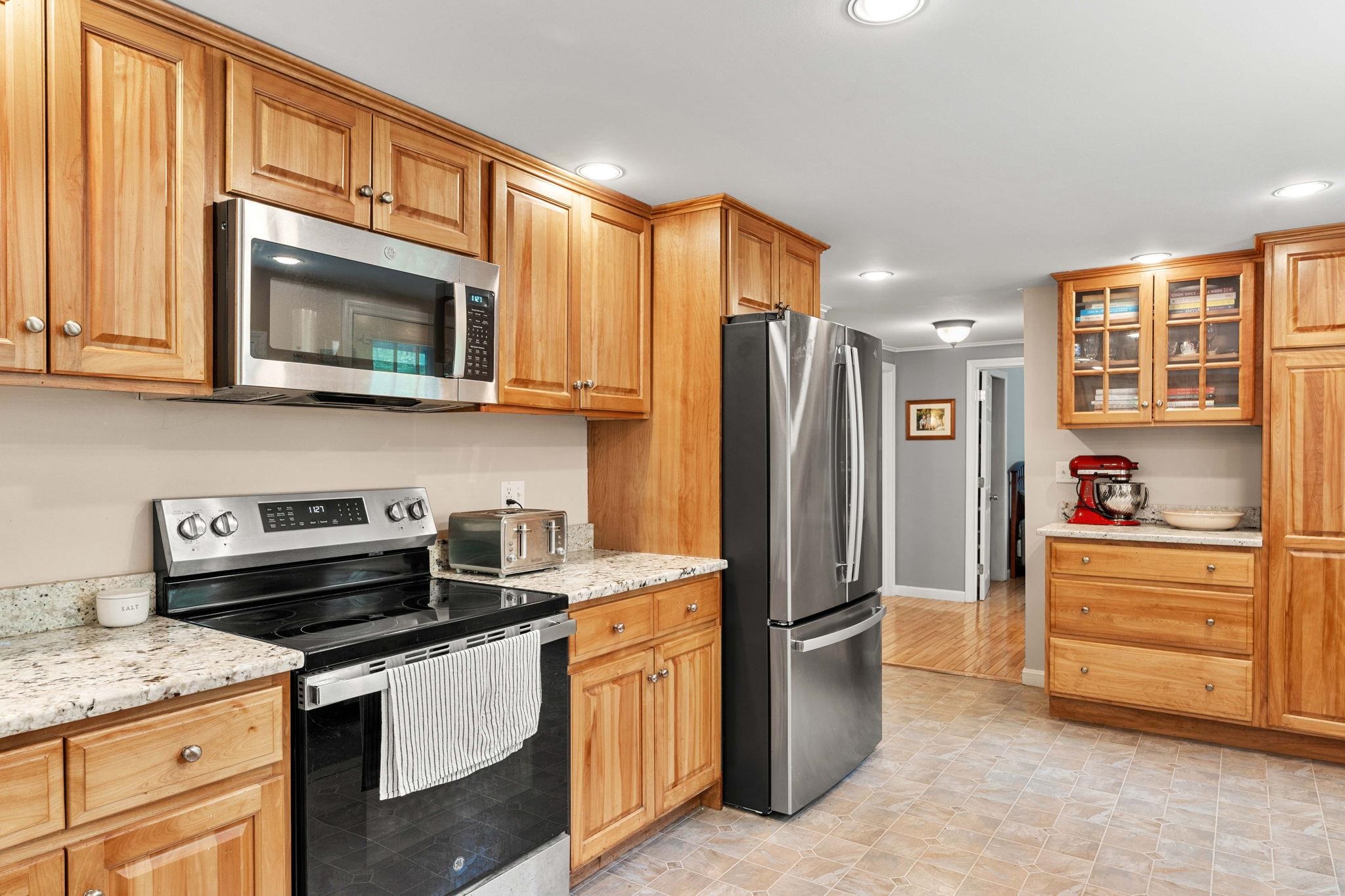 52 Pinkham Road Lee, NH 03861 - Photo 4 of 41