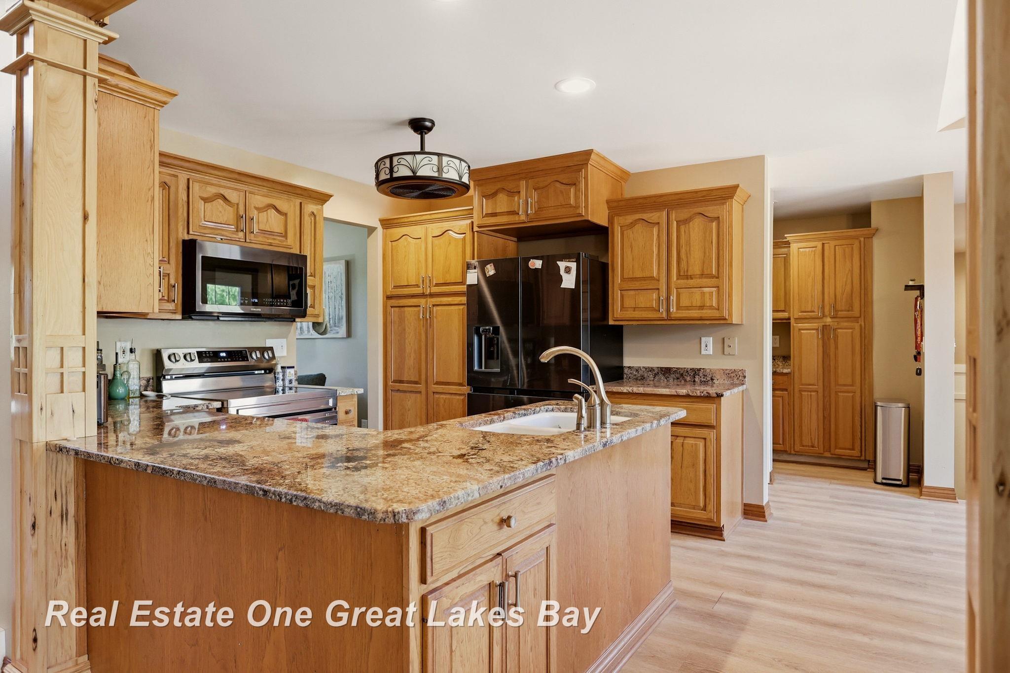 2530 North River Road Saginaw, MI 48609 - Photo 12 of 90