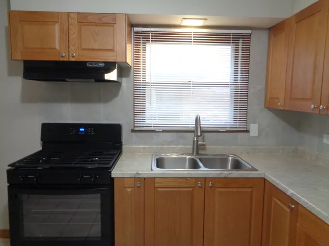 $1,870 | 10533 South Parkside Avenue, Unit 2E, Chicago Ridge, IL 60415