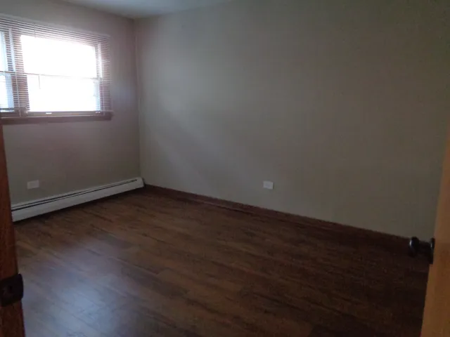 $1,870 | 10533 South Parkside Avenue, Unit 2E, Chicago Ridge, IL 60415