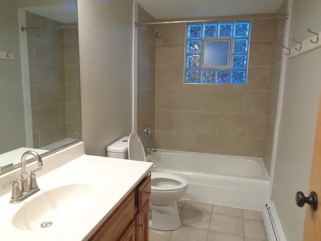 $1,870 | 10533 South Parkside Avenue, Unit 2E, Chicago Ridge, IL 60415